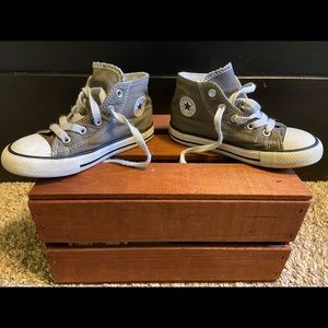 Kids converse gray high top size 9 all-Stars